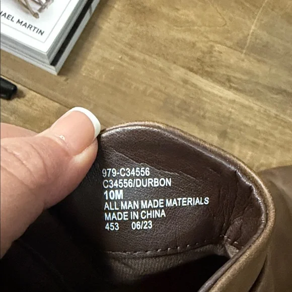 Cliffs by White Mountain Tan Ankle Booties size 10 - Picture 7 of 7